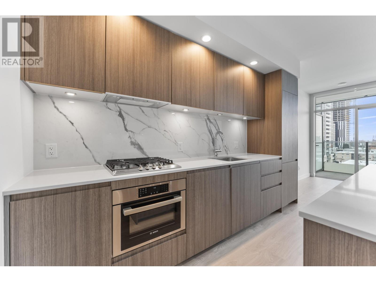Listing Picture 12 of 28 : 903 6463 SILVER AVENUE, Burnaby / 本拿比 - 魯藝地產 Yvonne Lu Group - MLS Medallion Club Member