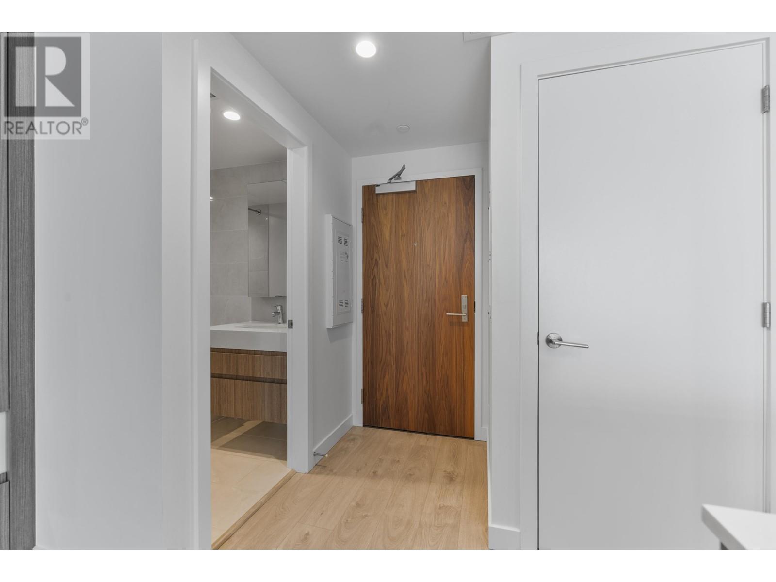 Listing Picture 18 of 28 : 903 6463 SILVER AVENUE, Burnaby / 本拿比 - 魯藝地產 Yvonne Lu Group - MLS Medallion Club Member
