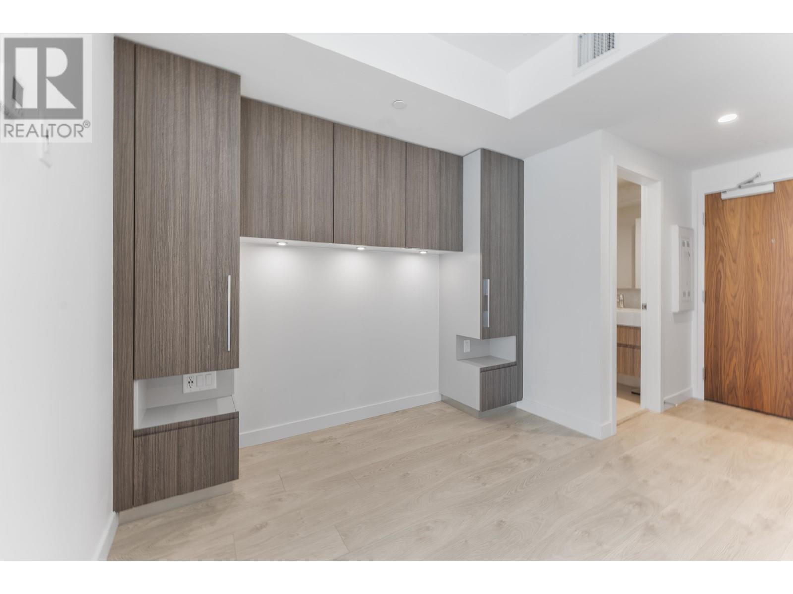 Listing Picture 7 of 28 : 903 6463 SILVER AVENUE, Burnaby / 本拿比 - 魯藝地產 Yvonne Lu Group - MLS Medallion Club Member