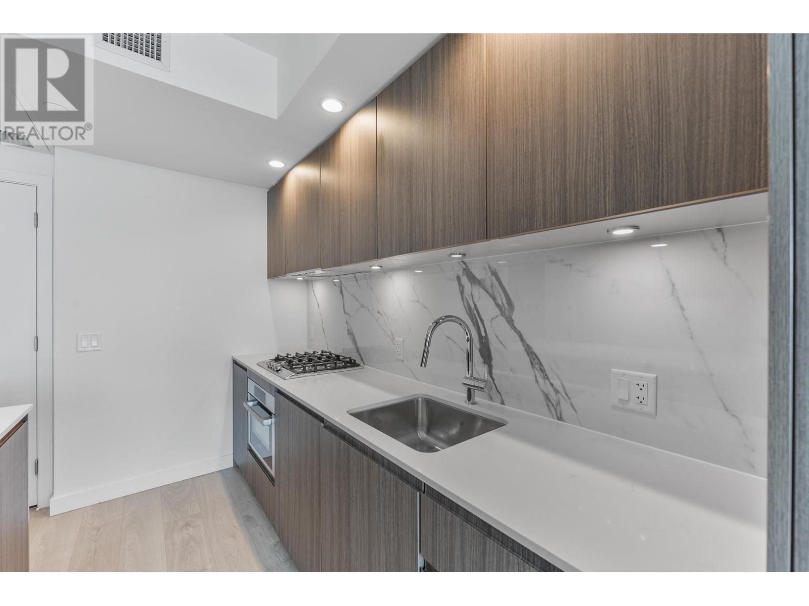 Listing Picture 14 of 28 : 903 6463 SILVER AVENUE, Burnaby / 本拿比 - 魯藝地產 Yvonne Lu Group - MLS Medallion Club Member