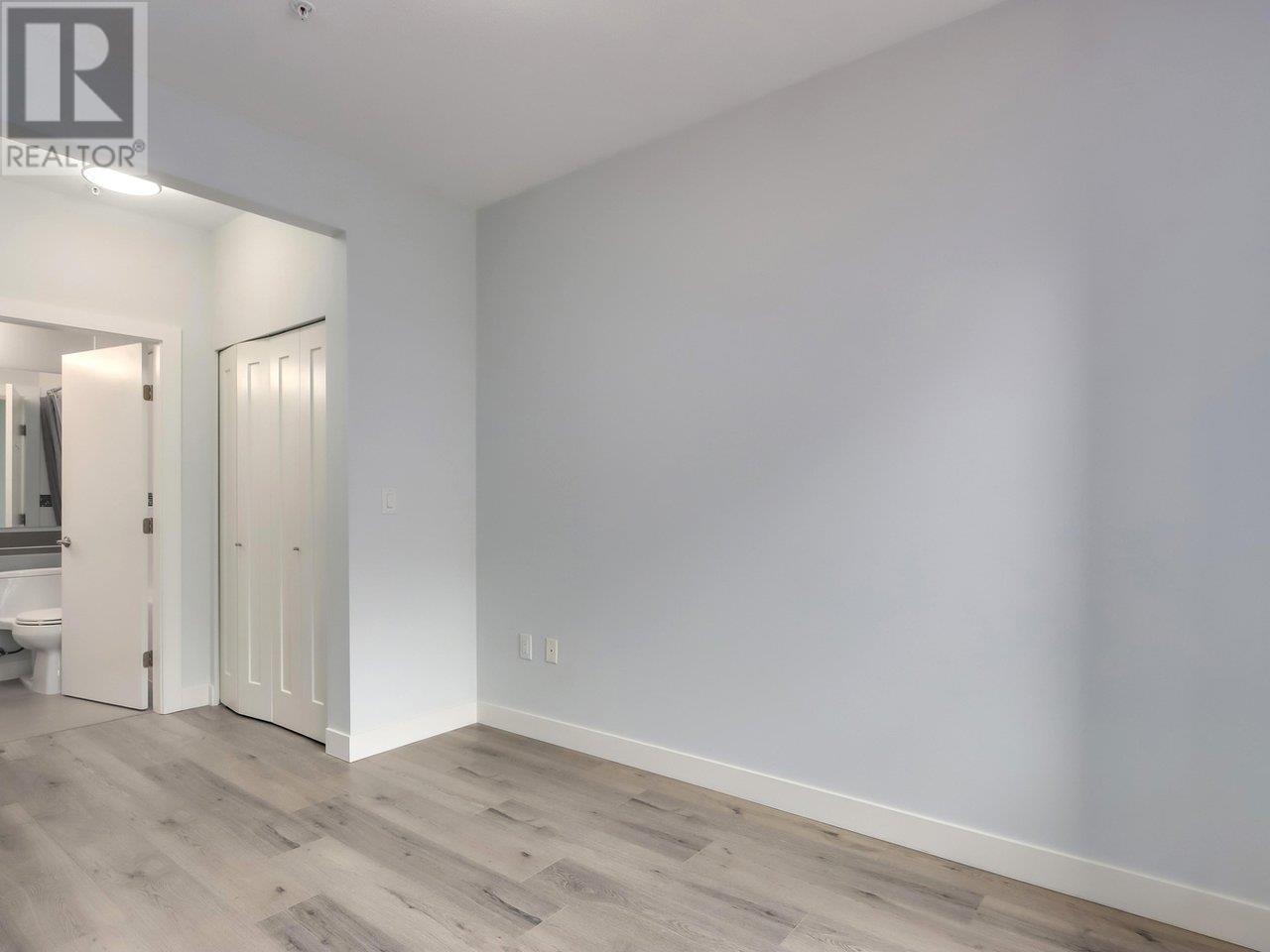 Listing Picture 12 of 21 : 202 3399 NOEL DRIVE, Burnaby / 本拿比 - 魯藝地產 Yvonne Lu Group - MLS Medallion Club Member