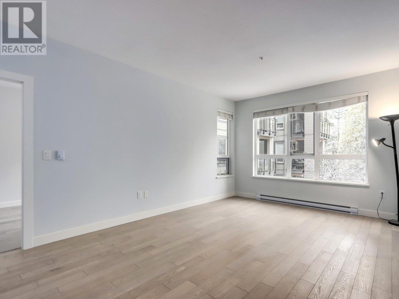 Listing Picture 5 of 21 : 202 3399 NOEL DRIVE, Burnaby / 本拿比 - 魯藝地產 Yvonne Lu Group - MLS Medallion Club Member