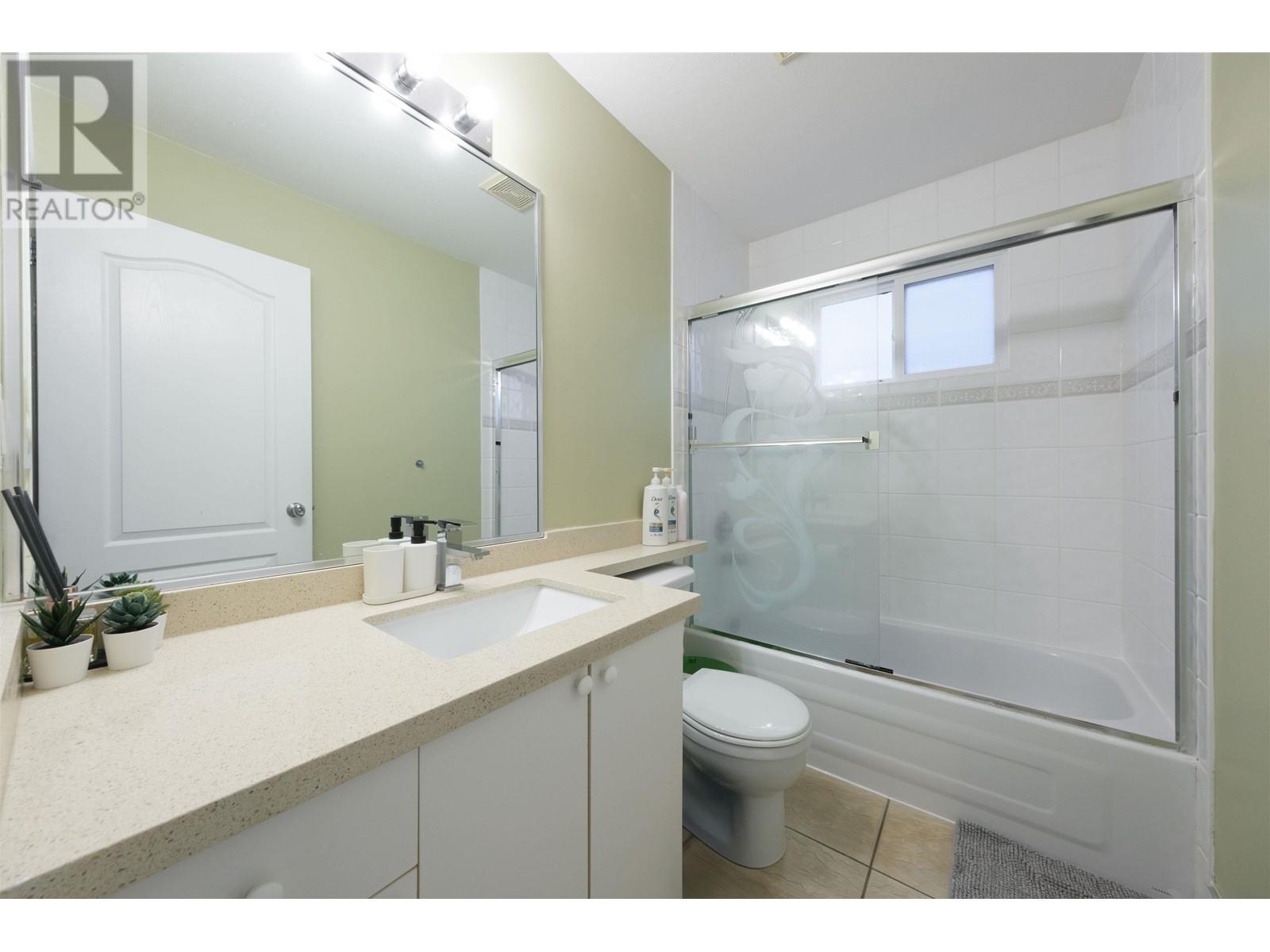 Listing Picture 27 of 36 : 2780 E 26TH AVENUE, Vancouver / 溫哥華 - 魯藝地產 Yvonne Lu Group - MLS Medallion Club Member