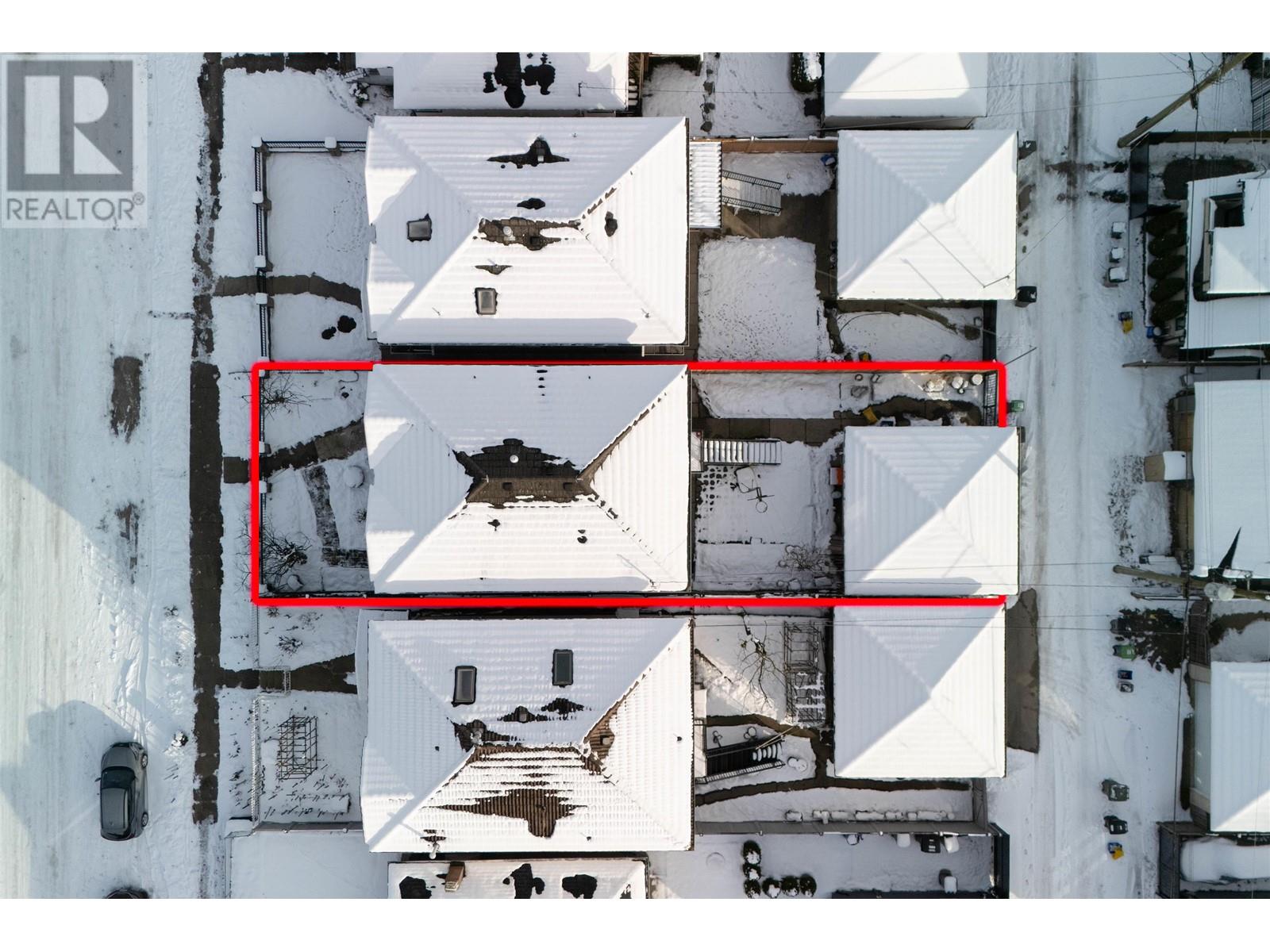 Listing Picture 2 of 36 : 2780 E 26TH AVENUE, Vancouver / 溫哥華 - 魯藝地產 Yvonne Lu Group - MLS Medallion Club Member