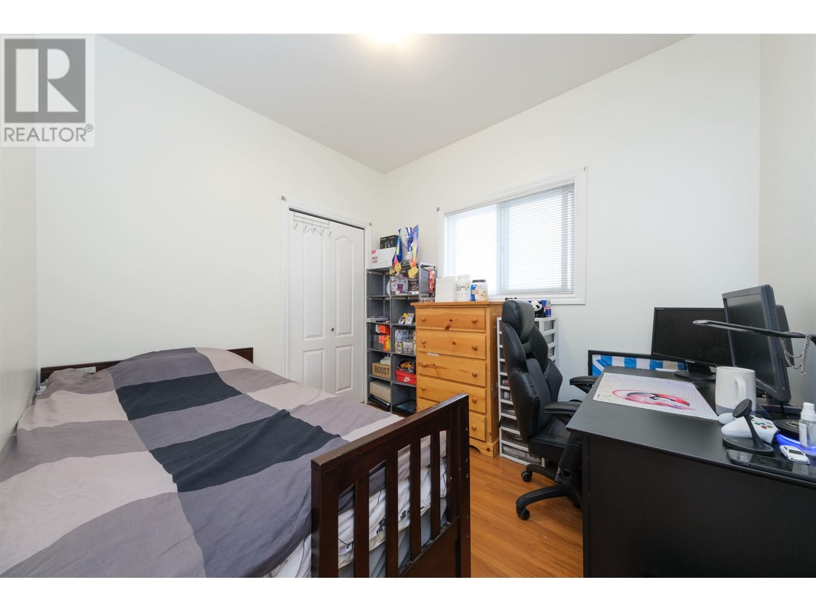 Listing Picture 13 of 36 : 2780 E 26TH AVENUE, Vancouver / 溫哥華 - 魯藝地產 Yvonne Lu Group - MLS Medallion Club Member