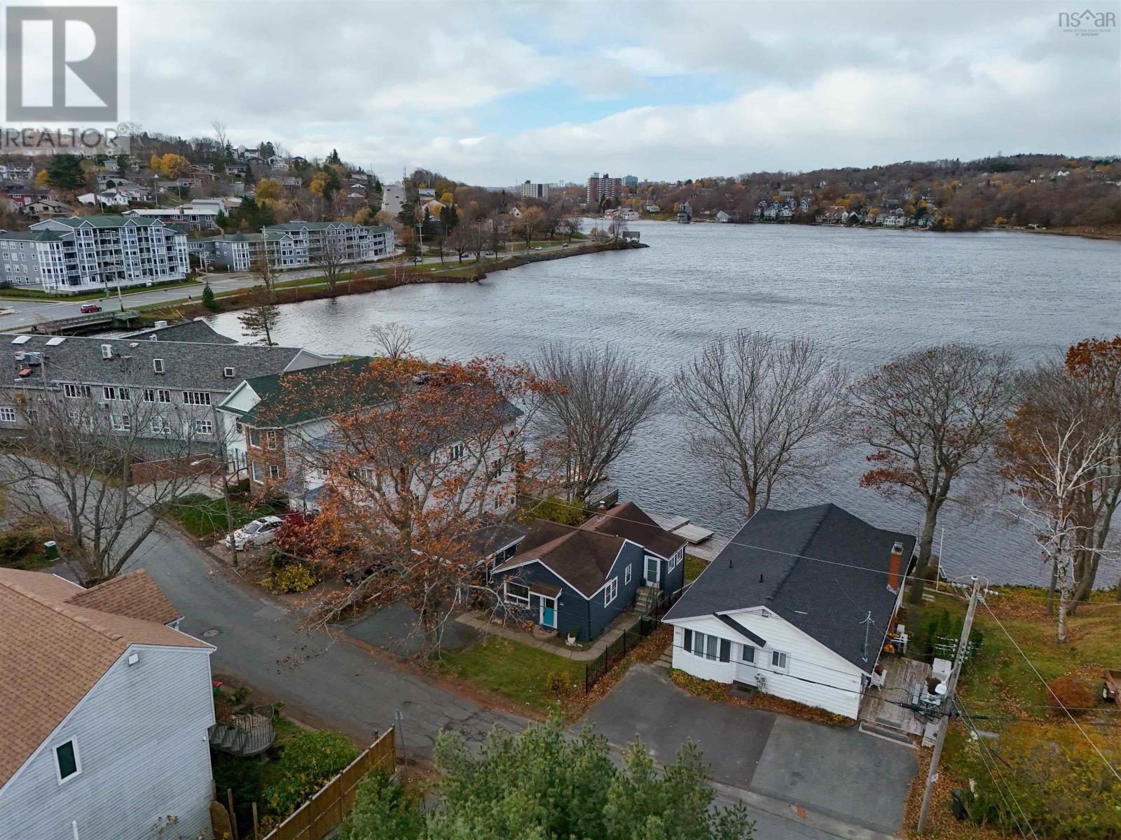 10 Lakeview Point Road, Dartmouth, Nova Scotia  B2Y 3H2 - Photo 1 - 202426712