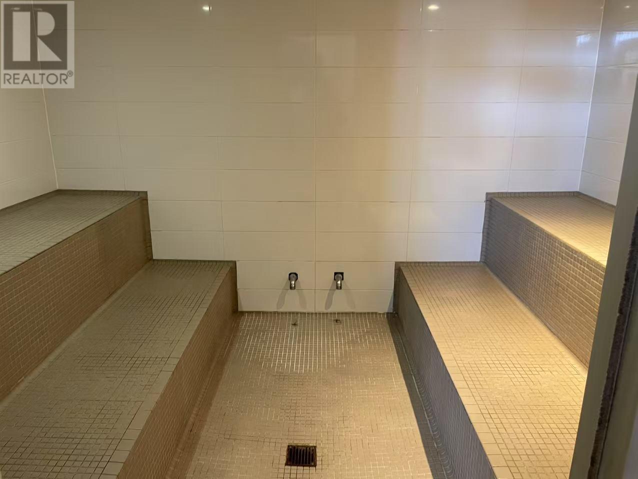 Listing Picture 36 of 37 : 810 6200 RIVER ROAD, Richmond / 烈治文 - 魯藝地產 Yvonne Lu Group - MLS Medallion Club Member