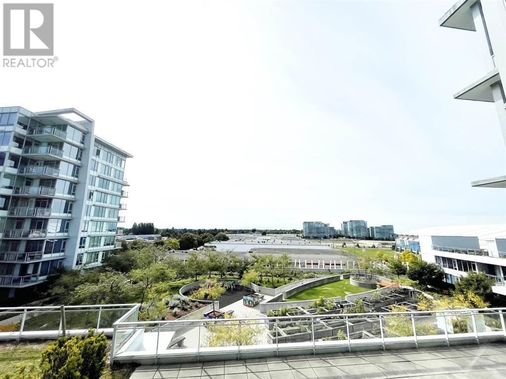 Listing Picture 2 of 37 : 810 6200 RIVER ROAD, Richmond / 烈治文 - 魯藝地產 Yvonne Lu Group - MLS Medallion Club Member