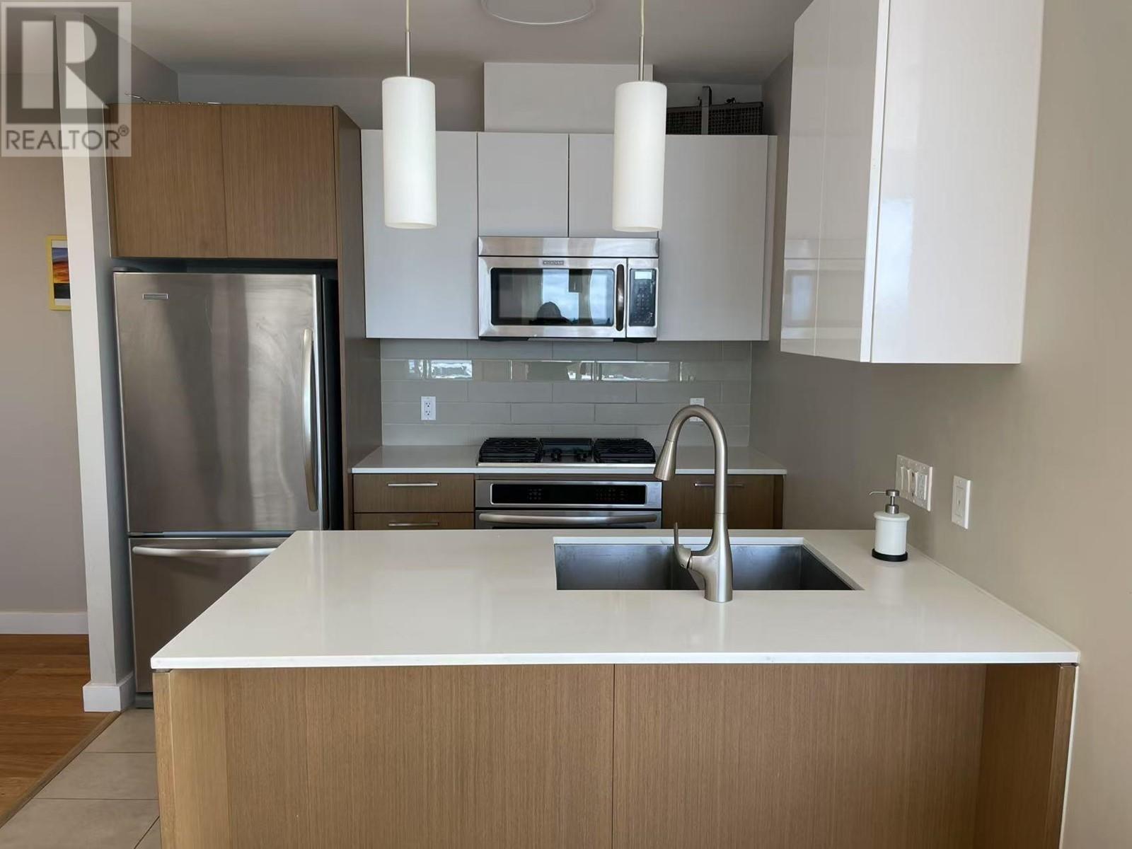 Listing Picture 33 of 37 : 810 6200 RIVER ROAD, Richmond / 烈治文 - 魯藝地產 Yvonne Lu Group - MLS Medallion Club Member