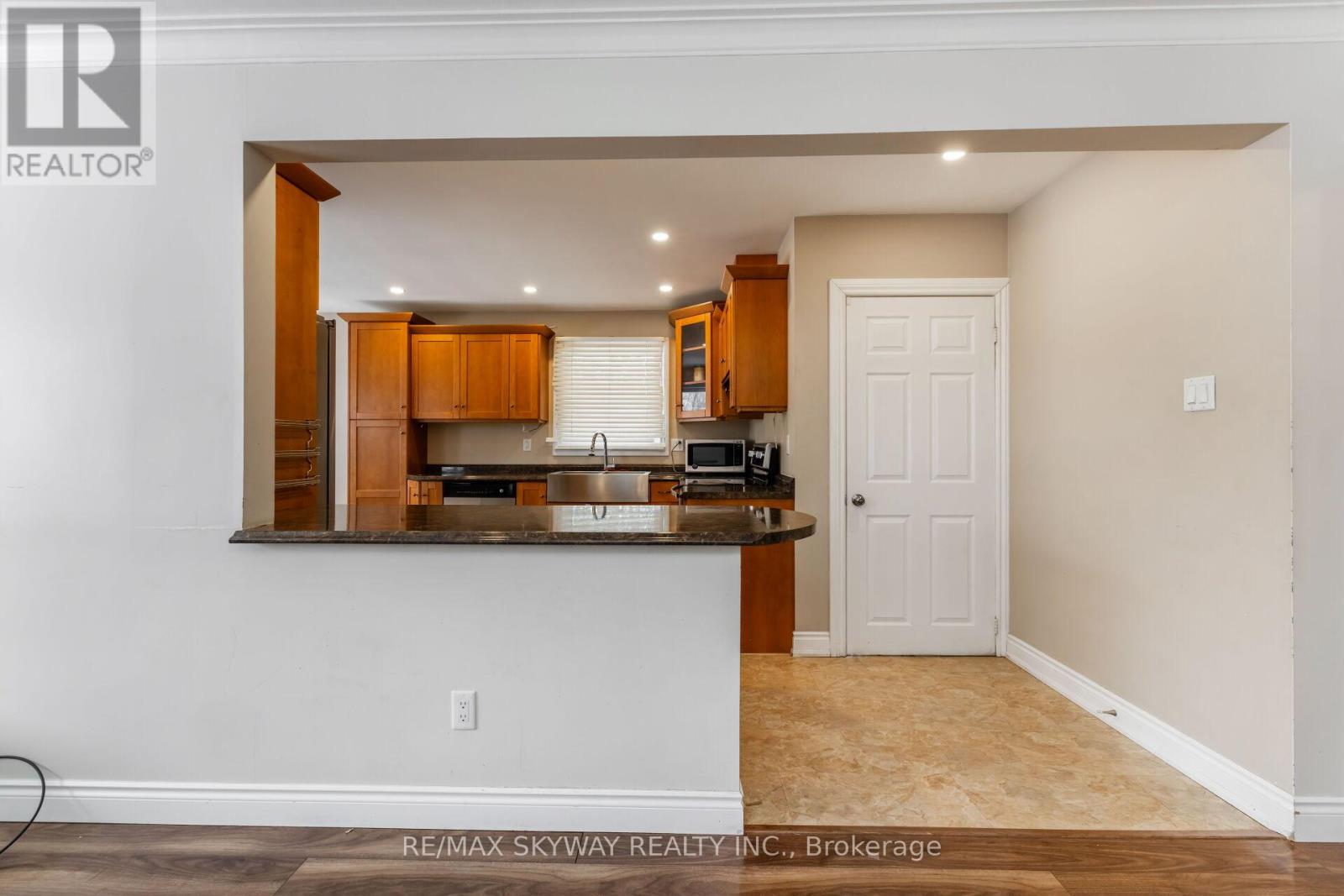 98 Jessie Street, Brampton, Ontario  L6Y 1L7 - Photo 11 - W11965746