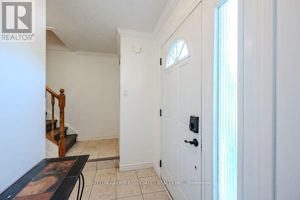 Property at 18 - 121 UNIVERSITY AVENUE E image 4