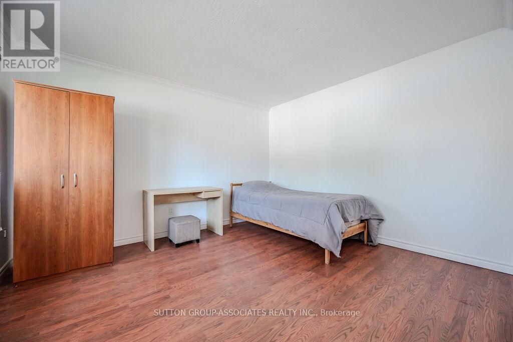 Property at 18 - 121 UNIVERSITY AVENUE E image 5
