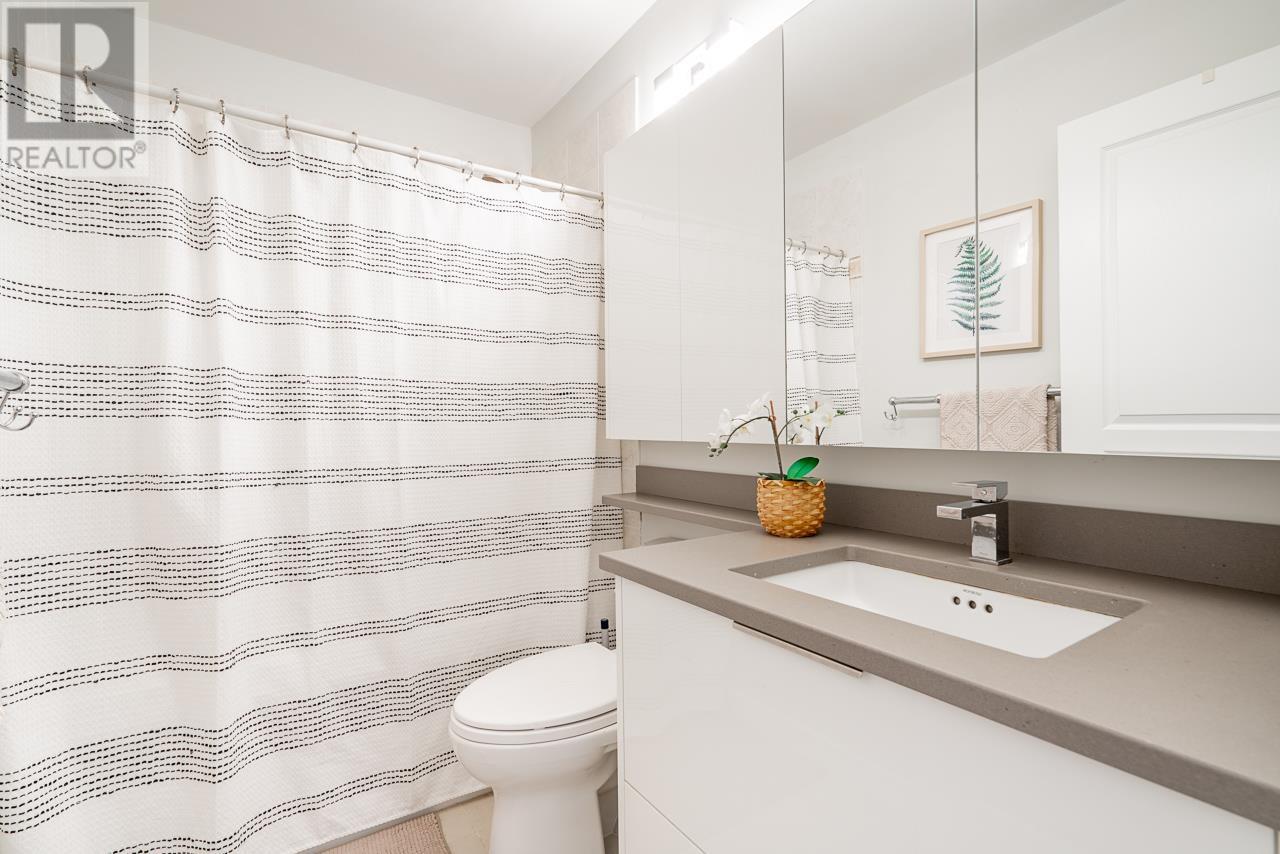 Listing Picture 16 of 29 : 304 2175 SALAL DRIVE, Vancouver / 溫哥華 - 魯藝地產 Yvonne Lu Group - MLS Medallion Club Member