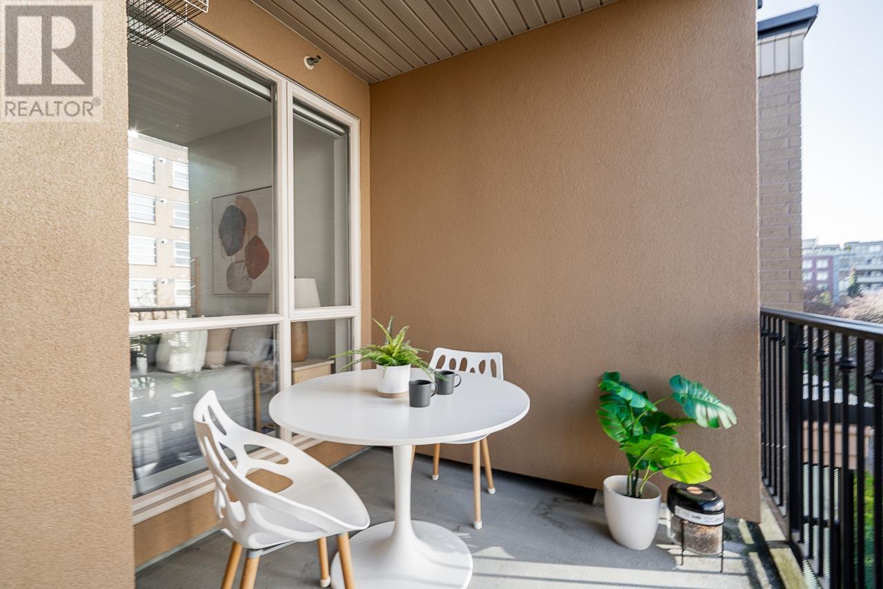 Listing Picture 19 of 29 : 304 2175 SALAL DRIVE, Vancouver / 溫哥華 - 魯藝地產 Yvonne Lu Group - MLS Medallion Club Member