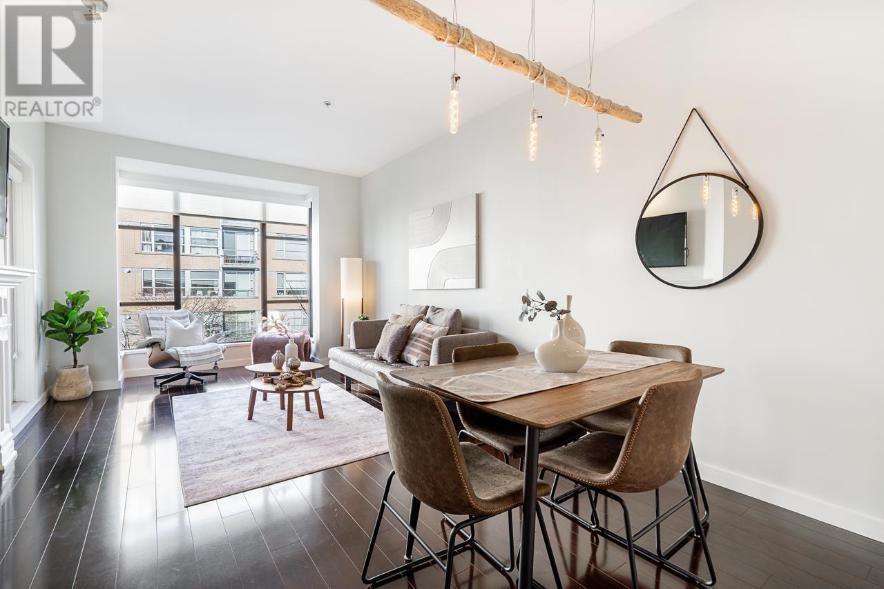 Listing Picture 7 of 29 : 304 2175 SALAL DRIVE, Vancouver / 溫哥華 - 魯藝地產 Yvonne Lu Group - MLS Medallion Club Member