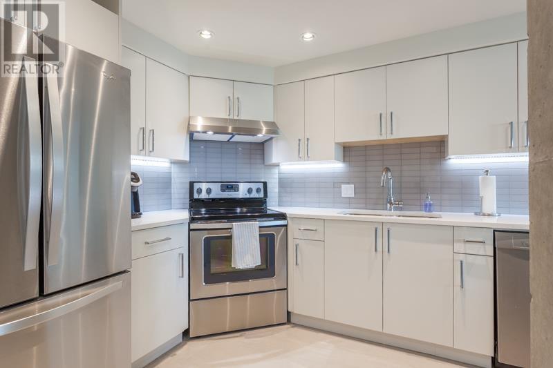 Listing Picture 11 of 21 : 504 1238 MELVILLE STREET, Vancouver / 溫哥華 - 魯藝地產 Yvonne Lu Group - MLS Medallion Club Member