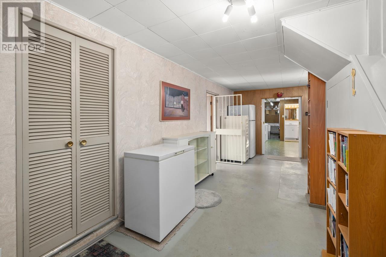 Listing Picture 19 of 33 : 5489 KEITH STREET, Burnaby / 本拿比 - 魯藝地產 Yvonne Lu Group - MLS Medallion Club Member