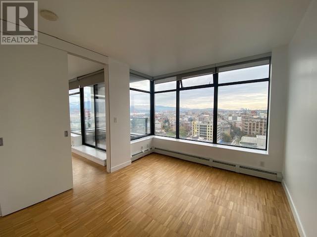 Listing Picture 3 of 15 : 1501 108 W CORDOVA STREET, Vancouver / 溫哥華 - 魯藝地產 Yvonne Lu Group - MLS Medallion Club Member