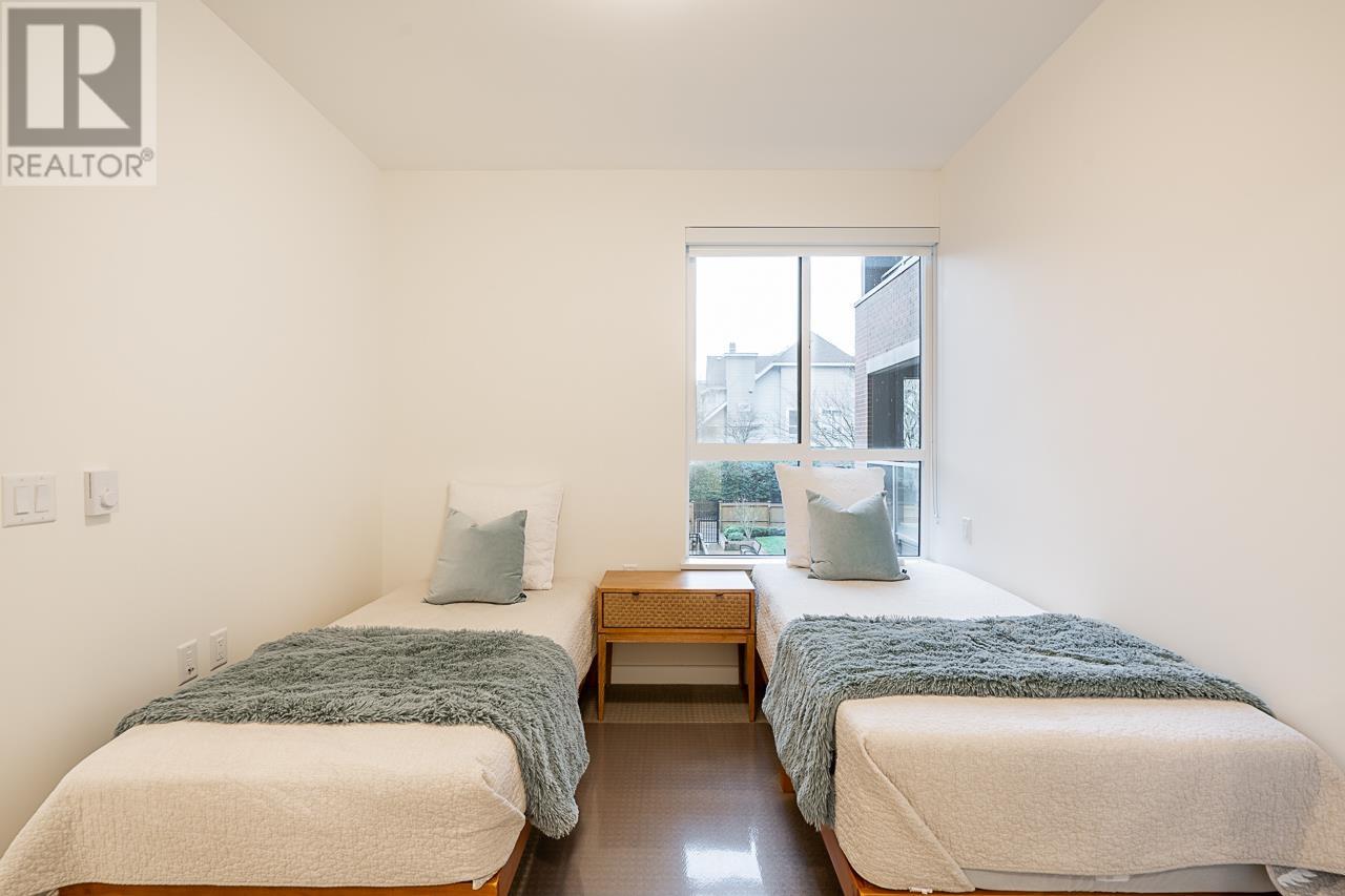 Listing Picture 10 of 24 : 218 7133 14TH AVENUE, Burnaby / 本拿比 - 魯藝地產 Yvonne Lu Group - MLS Medallion Club Member