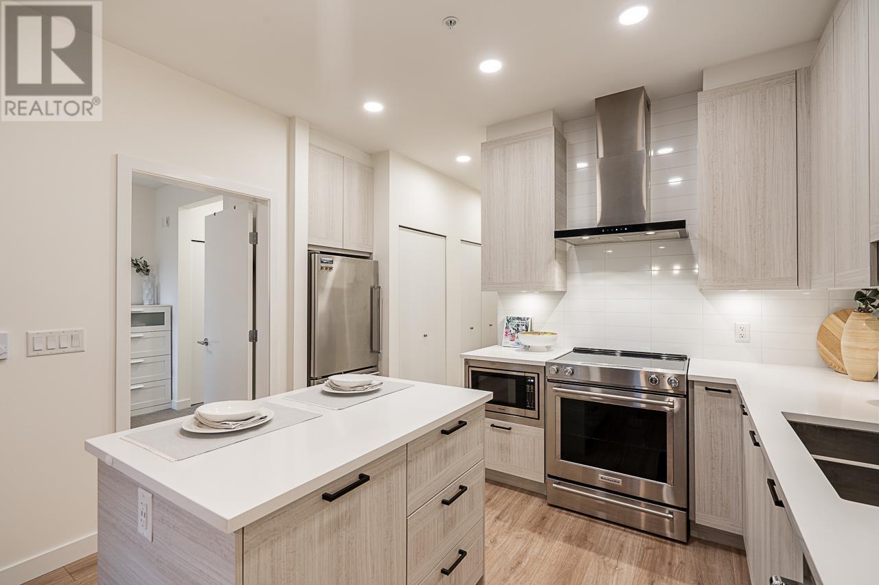 Listing Picture 6 of 24 : 218 7133 14TH AVENUE, Burnaby / 本拿比 - 魯藝地產 Yvonne Lu Group - MLS Medallion Club Member