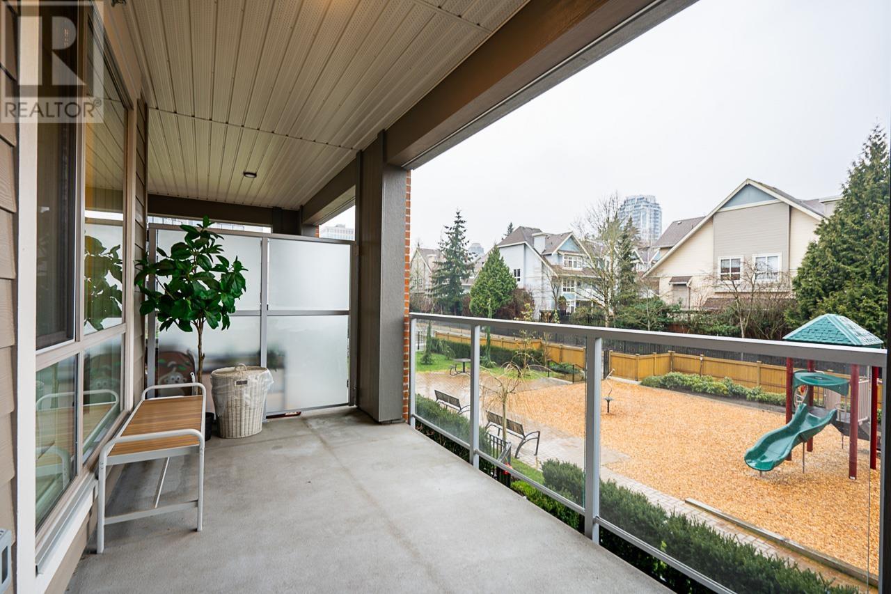 Listing Picture 16 of 24 : 218 7133 14TH AVENUE, Burnaby / 本拿比 - 魯藝地產 Yvonne Lu Group - MLS Medallion Club Member