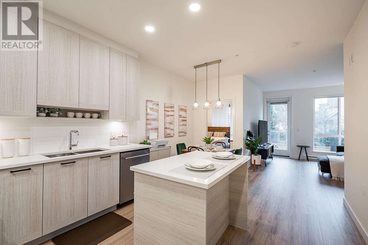 Listing Picture 2 of 24 : 218 7133 14TH AVENUE, Burnaby / 本拿比 - 魯藝地產 Yvonne Lu Group - MLS Medallion Club Member