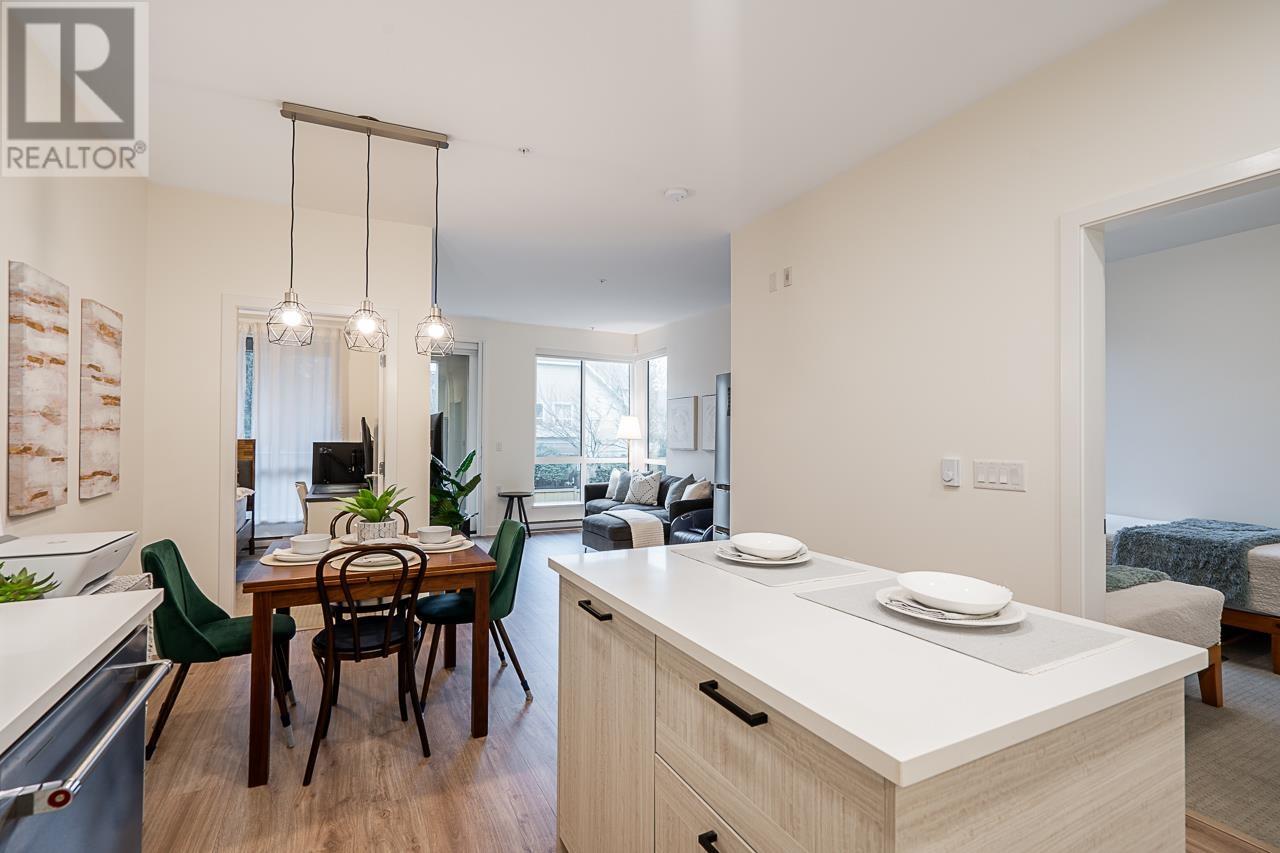 Listing Picture 9 of 24 : 218 7133 14TH AVENUE, Burnaby / 本拿比 - 魯藝地產 Yvonne Lu Group - MLS Medallion Club Member