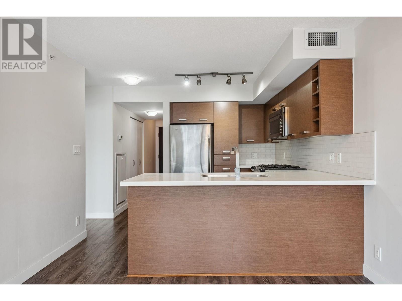 Listing Picture 9 of 31 : 1608 8033 SABA ROAD, Richmond / 烈治文 - 魯藝地產 Yvonne Lu Group - MLS Medallion Club Member