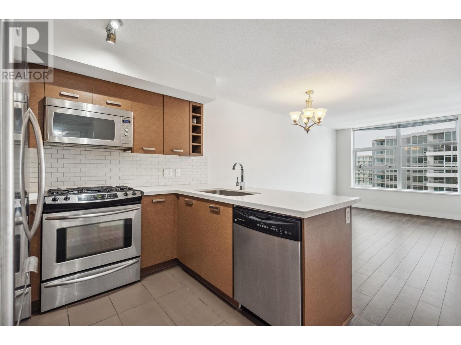 Listing Picture 11 of 31 : 1608 8033 SABA ROAD, Richmond / 烈治文 - 魯藝地產 Yvonne Lu Group - MLS Medallion Club Member