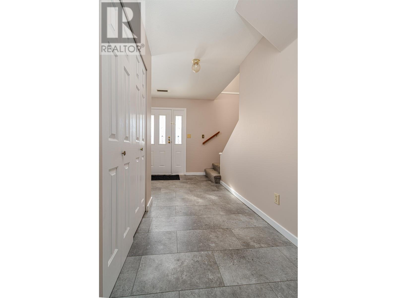 23027 Olund Crescent, Maple Ridge, British Columbia  V2X 0E8 - Photo 2 - R2964756