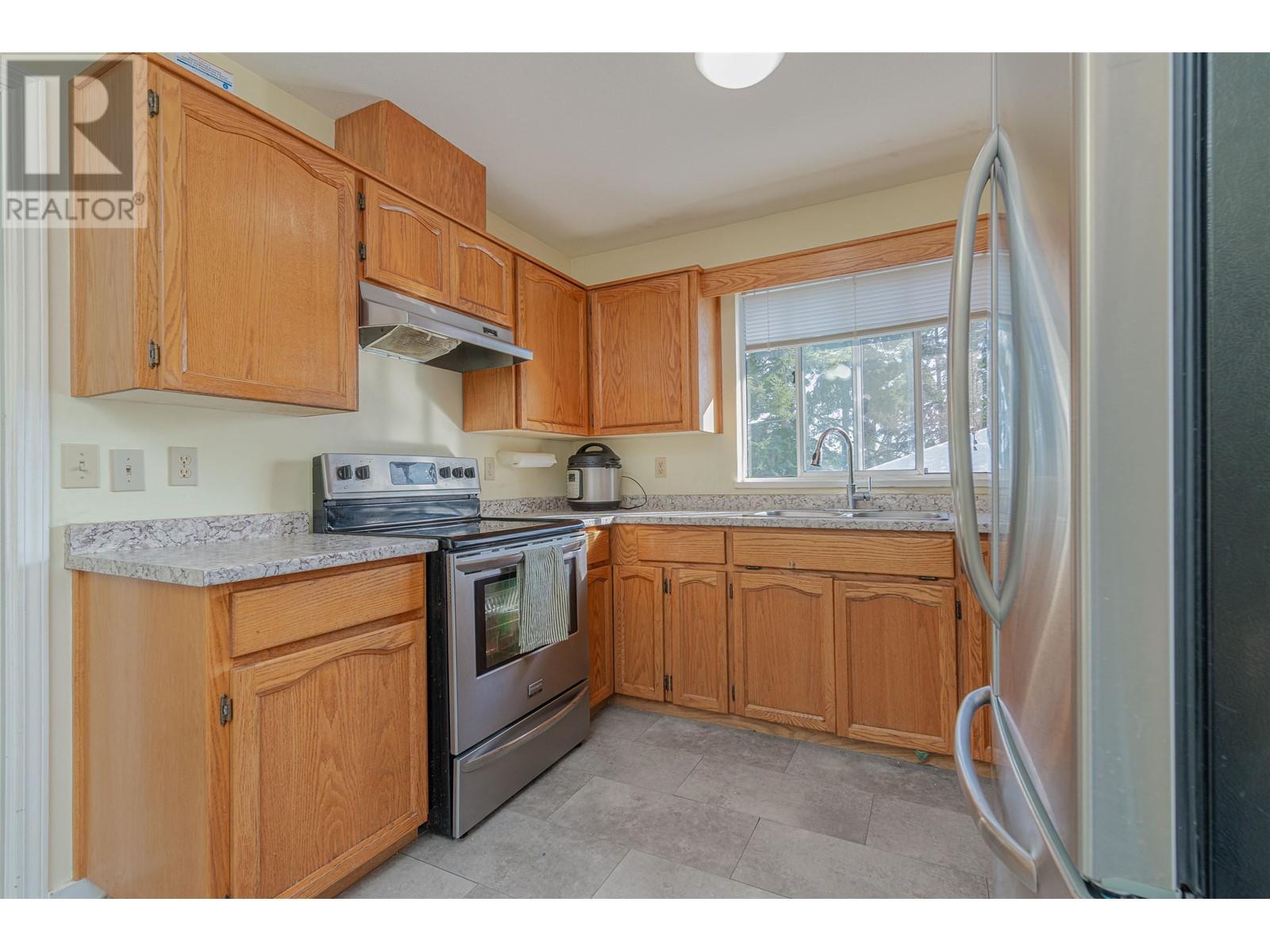 23027 Olund Crescent, Maple Ridge, British Columbia  V2X 0E8 - Photo 3 - R2964756