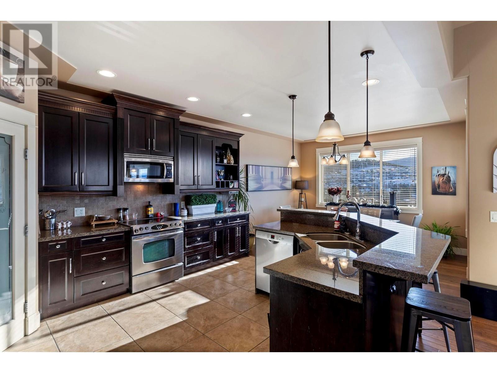Property at 1347 Wilmot Avenue image 3