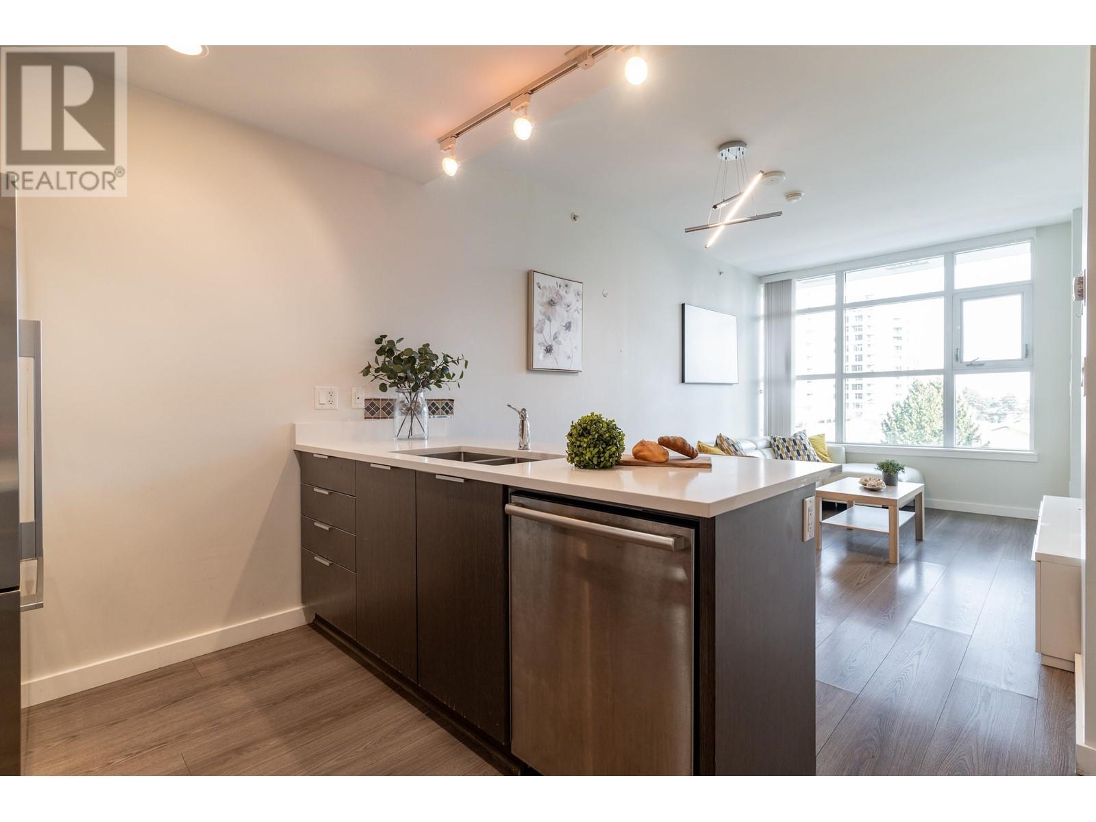 Listing Picture 7 of 37 : 512 3333 SEXSMITH ROAD, Richmond / 烈治文 - 魯藝地產 Yvonne Lu Group - MLS Medallion Club Member