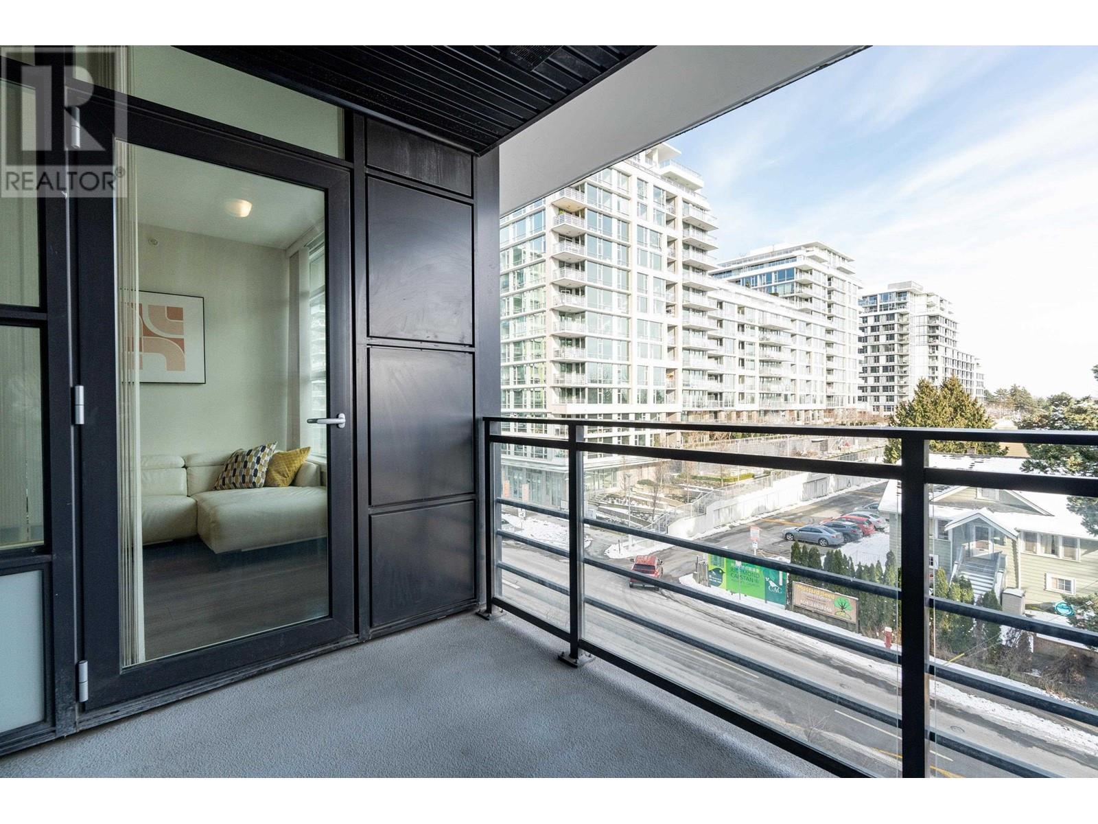Listing Picture 21 of 37 : 512 3333 SEXSMITH ROAD, Richmond / 烈治文 - 魯藝地產 Yvonne Lu Group - MLS Medallion Club Member