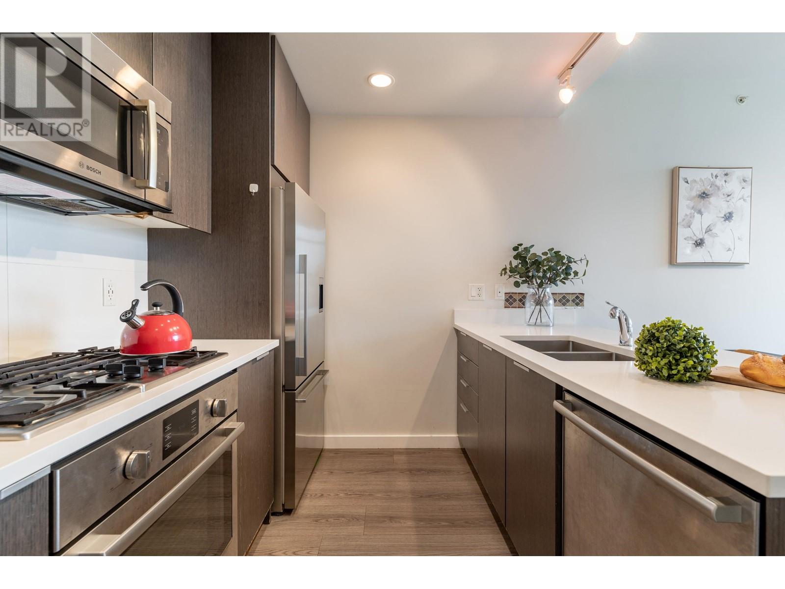 Listing Picture 8 of 37 : 512 3333 SEXSMITH ROAD, Richmond / 烈治文 - 魯藝地產 Yvonne Lu Group - MLS Medallion Club Member