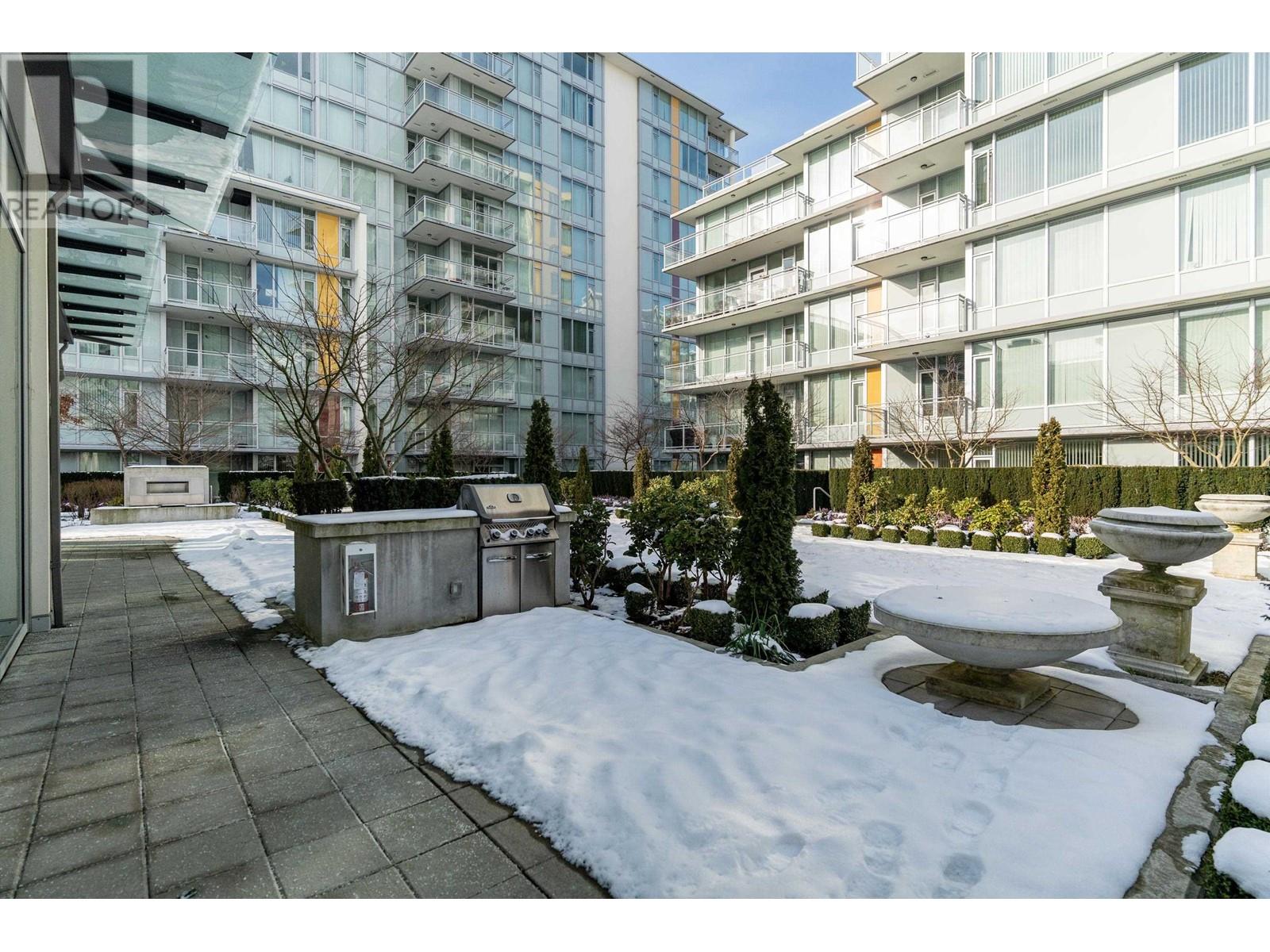 Listing Picture 34 of 37 : 512 3333 SEXSMITH ROAD, Richmond / 烈治文 - 魯藝地產 Yvonne Lu Group - MLS Medallion Club Member