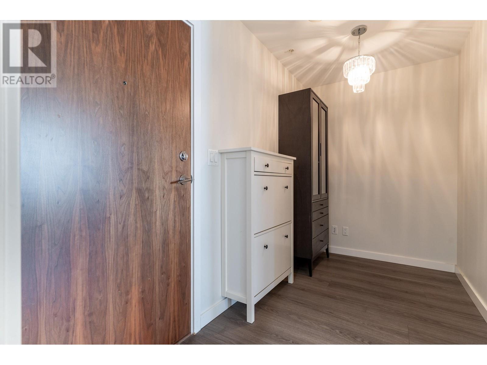 Listing Picture 5 of 37 : 512 3333 SEXSMITH ROAD, Richmond / 烈治文 - 魯藝地產 Yvonne Lu Group - MLS Medallion Club Member