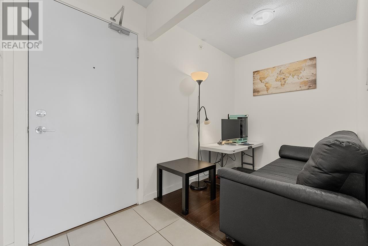 Listing Picture 14 of 23 : 303 9868 CAMERON STREET, Burnaby / 本拿比 - 魯藝地產 Yvonne Lu Group - MLS Medallion Club Member
