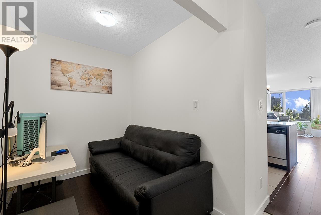 Listing Picture 13 of 23 : 303 9868 CAMERON STREET, Burnaby / 本拿比 - 魯藝地產 Yvonne Lu Group - MLS Medallion Club Member