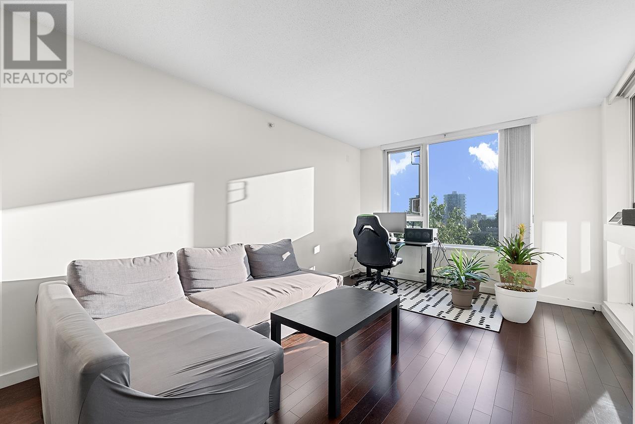 Listing Picture 8 of 23 : 303 9868 CAMERON STREET, Burnaby / 本拿比 - 魯藝地產 Yvonne Lu Group - MLS Medallion Club Member