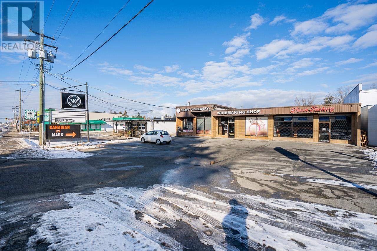 20767 Lougheed Highway, Maple Ridge, British Columbia  V2X 2R2 - Photo 2 - C8066434