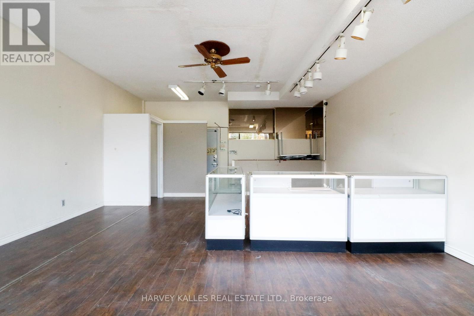 3811 Lake Shore Boulevard W, Toronto (Long Branch), Ontario  M8W 1R2 - Photo 3 - W11966050