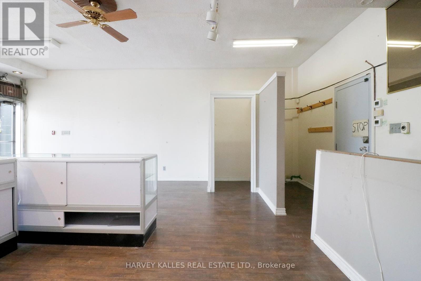 3811 Lake Shore Boulevard W, Toronto (Long Branch), Ontario  M8W 1R2 - Photo 4 - W11966050