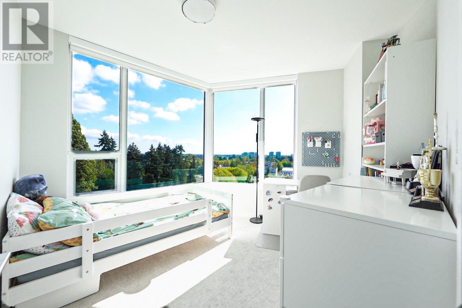 Listing Picture 12 of 27 : 911 3699 SEXSMITH ROAD, Richmond / 烈治文 - 魯藝地產 Yvonne Lu Group - MLS Medallion Club Member