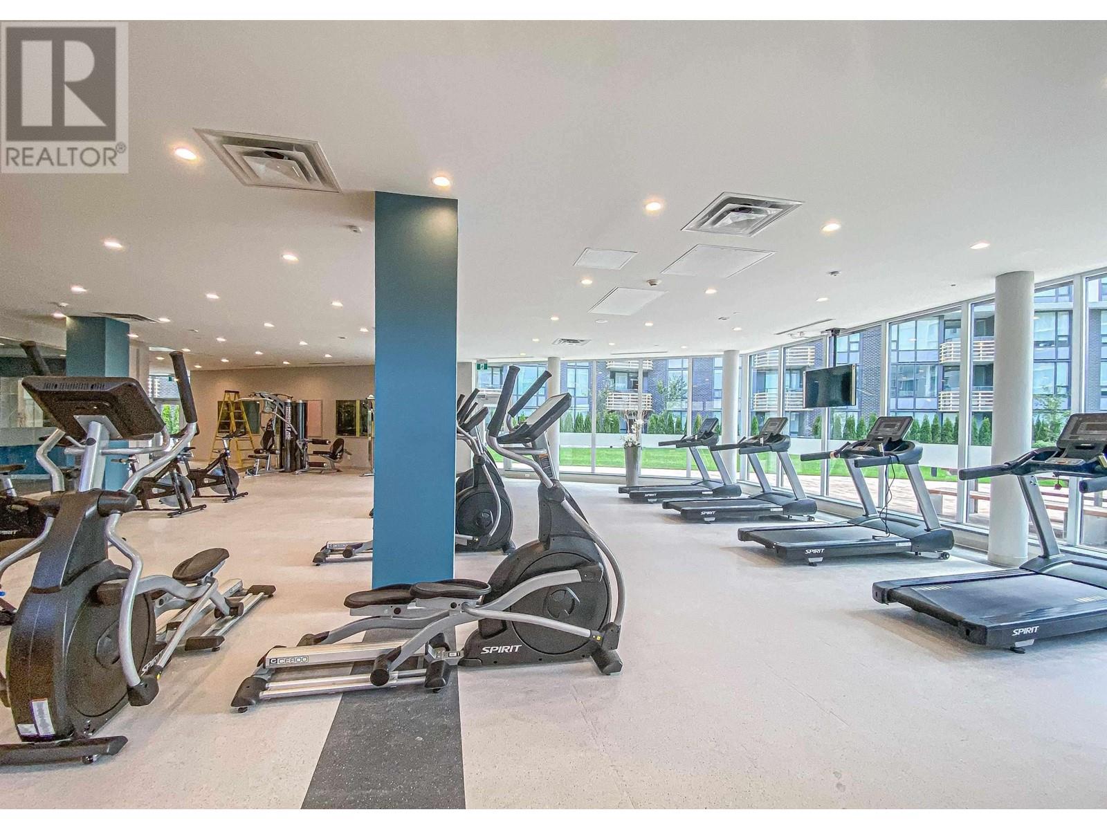 Listing Picture 20 of 27 : 911 3699 SEXSMITH ROAD, Richmond / 烈治文 - 魯藝地產 Yvonne Lu Group - MLS Medallion Club Member