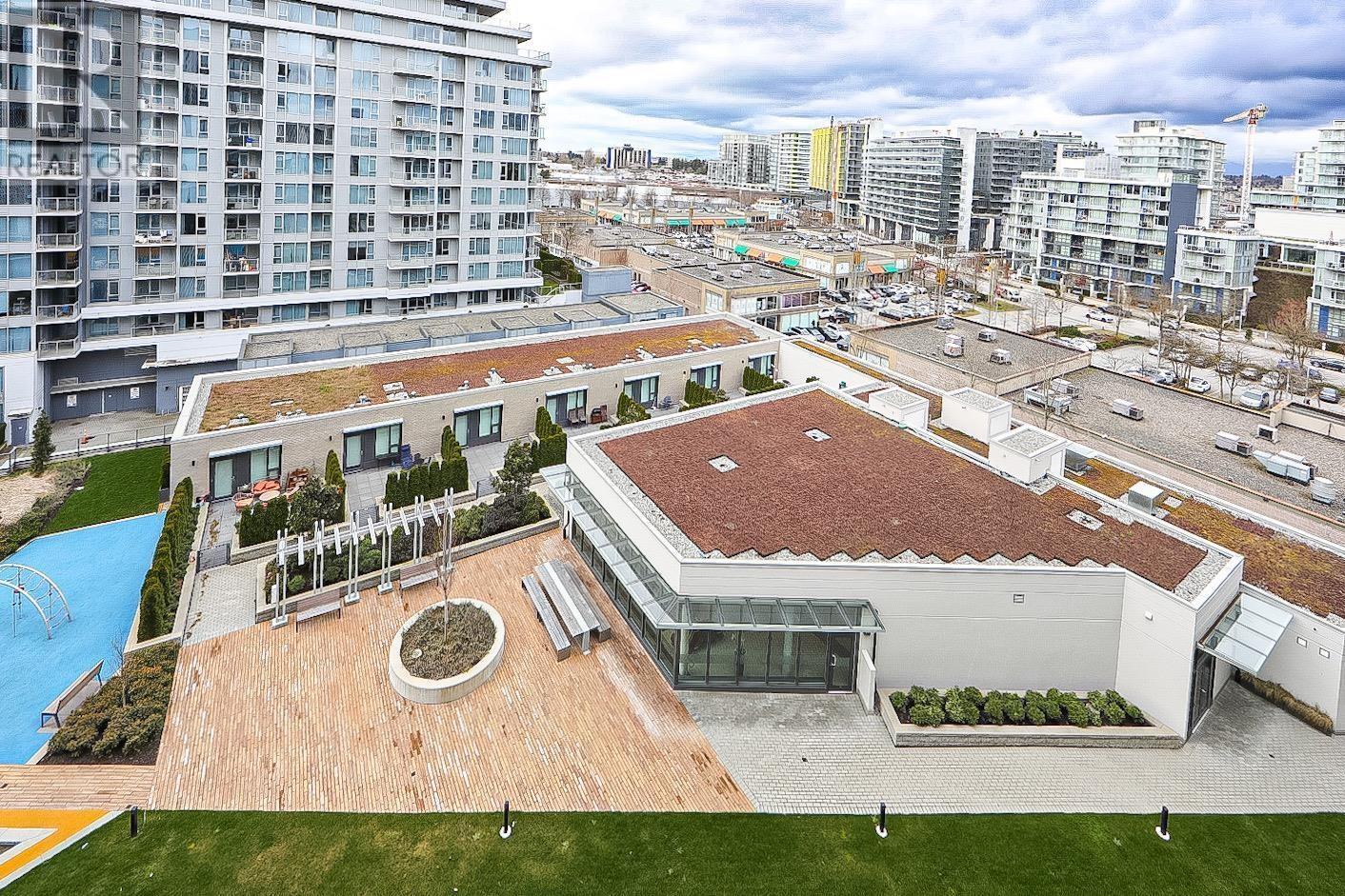 Listing Picture 23 of 27 : 911 3699 SEXSMITH ROAD, Richmond / 烈治文 - 魯藝地產 Yvonne Lu Group - MLS Medallion Club Member