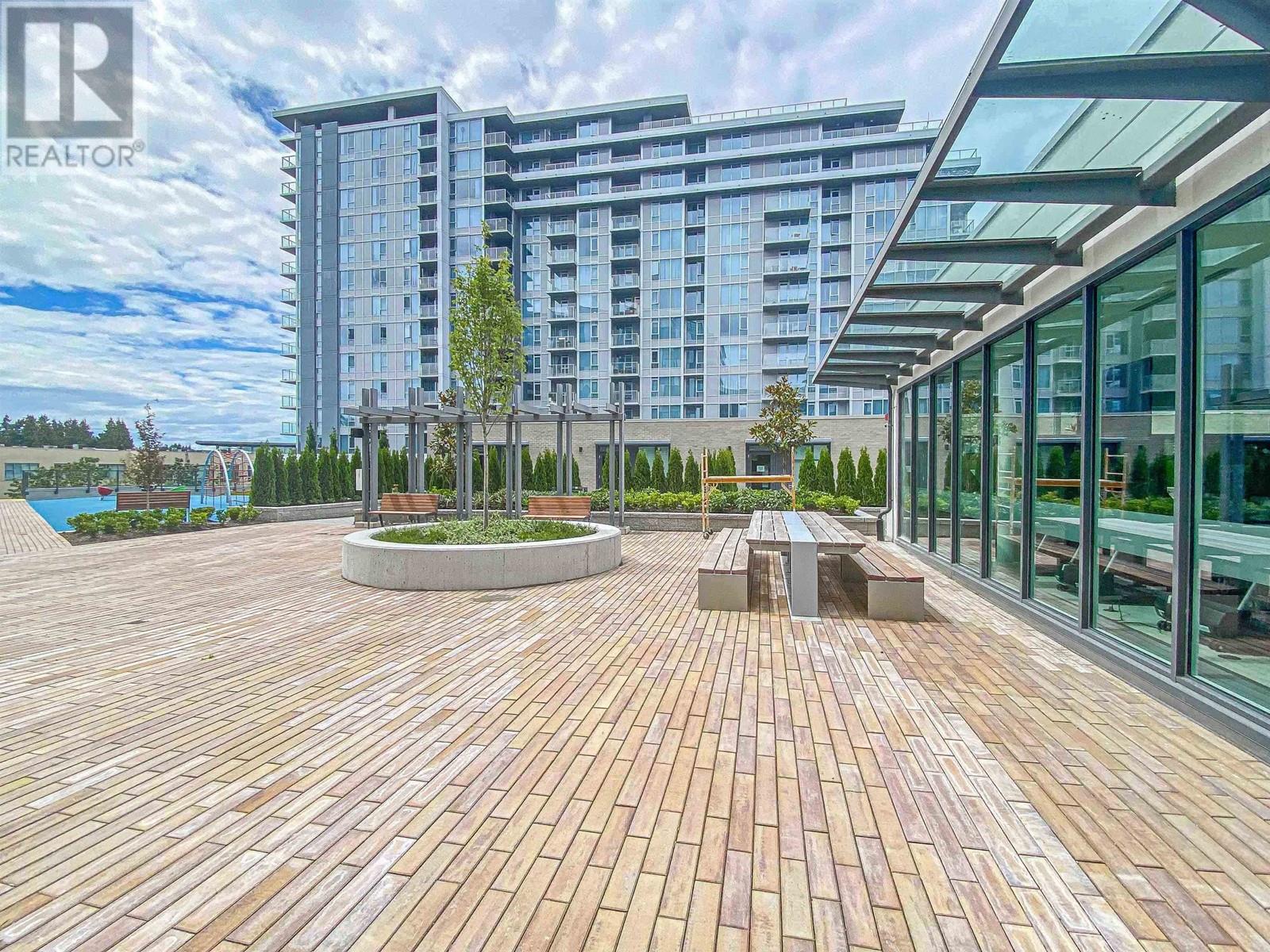 Listing Picture 22 of 27 : 911 3699 SEXSMITH ROAD, Richmond / 烈治文 - 魯藝地產 Yvonne Lu Group - MLS Medallion Club Member