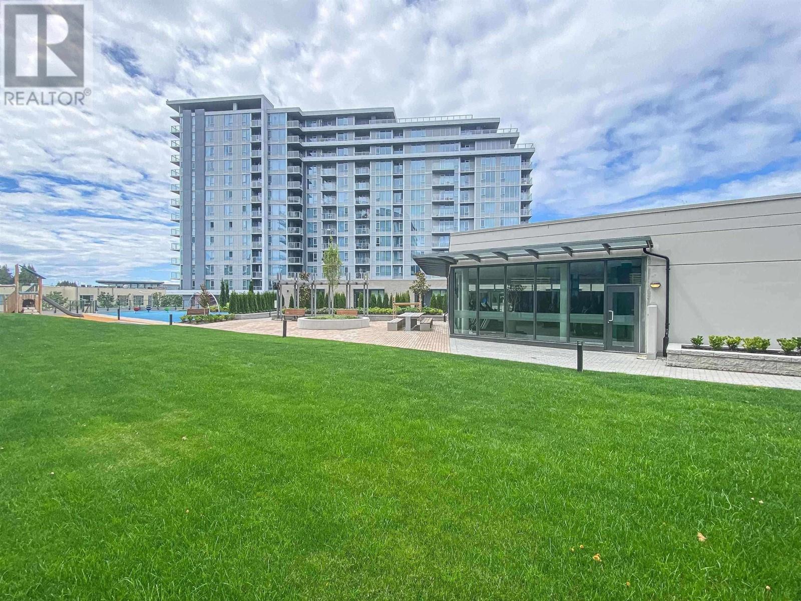 Listing Picture 18 of 27 : 911 3699 SEXSMITH ROAD, Richmond / 烈治文 - 魯藝地產 Yvonne Lu Group - MLS Medallion Club Member