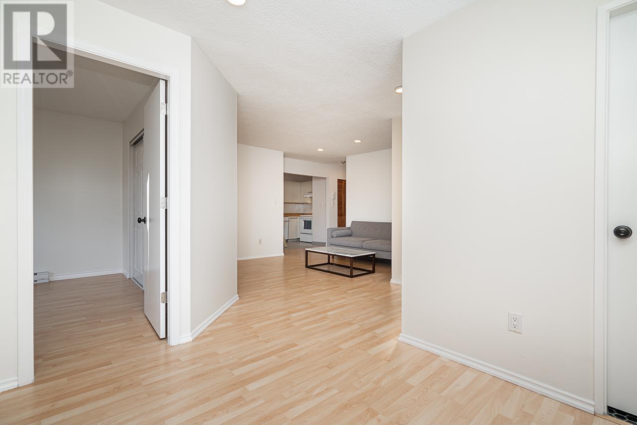 Listing Picture 11 of 23 : 202 8645 OSLER STREET, Vancouver / 溫哥華 - 魯藝地產 Yvonne Lu Group - MLS Medallion Club Member