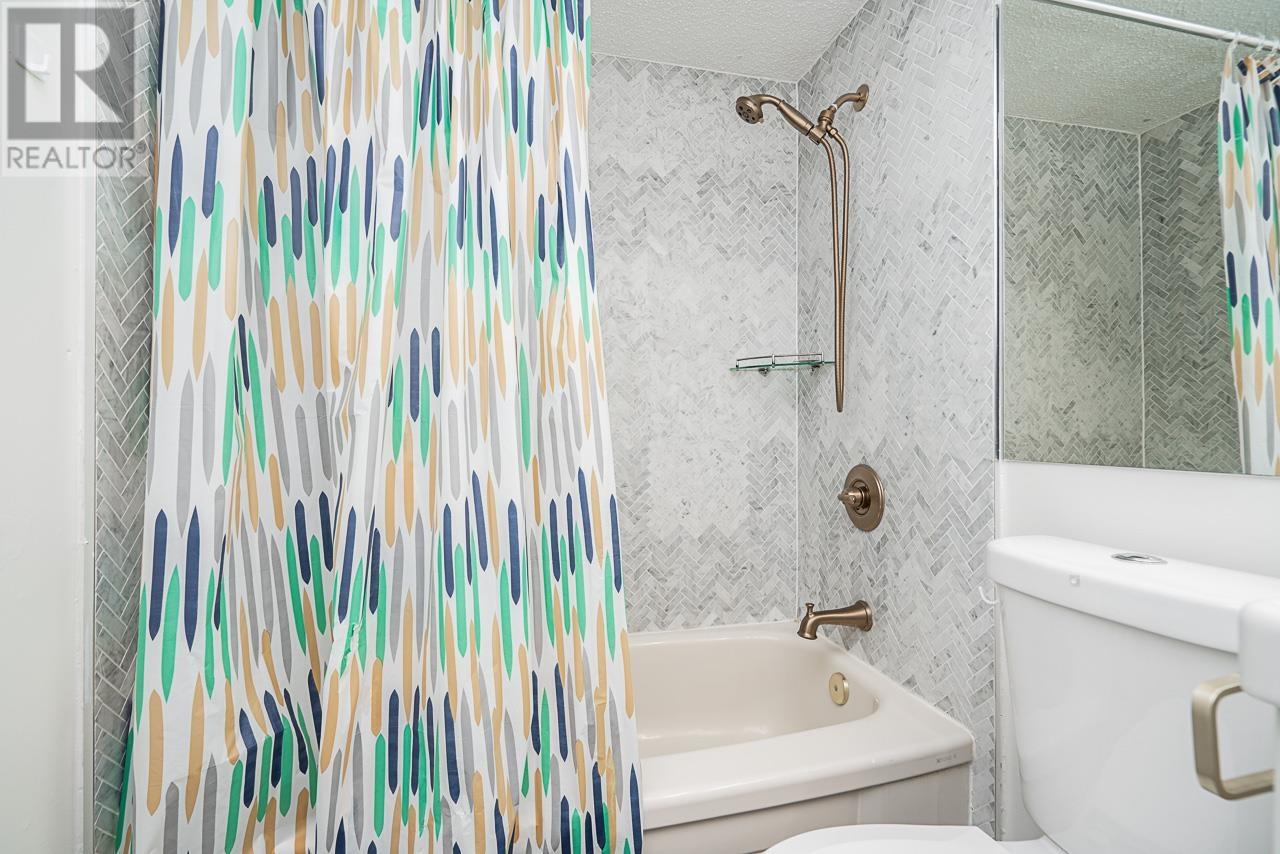 Listing Picture 18 of 23 : 202 8645 OSLER STREET, Vancouver / 溫哥華 - 魯藝地產 Yvonne Lu Group - MLS Medallion Club Member